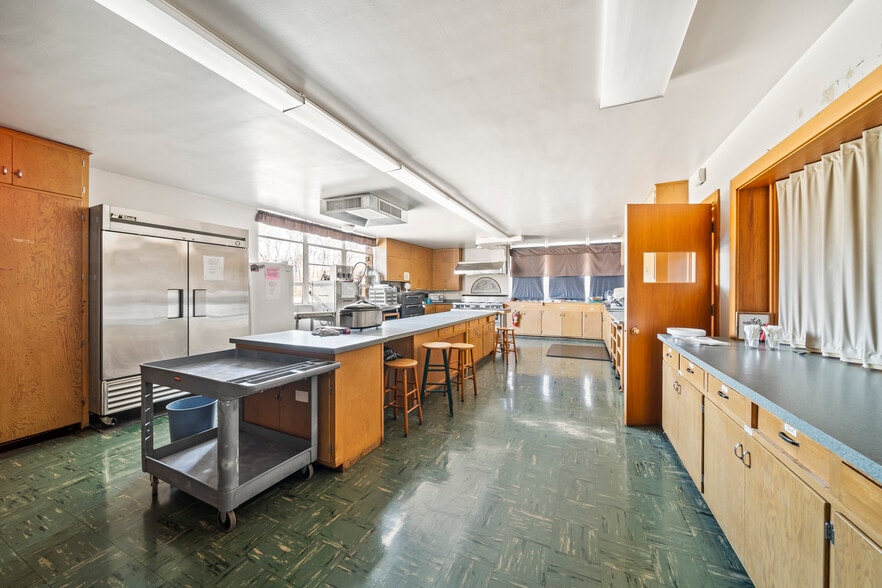 More Photos Of 1505 E Grand Ave, Ponca City Religious Facility For Sale