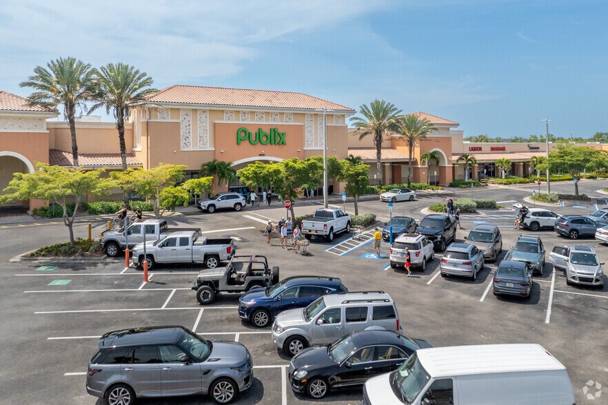 More Photos Of 20291-20351 Summerlin Rd, Fort Myers General Retail For Lease