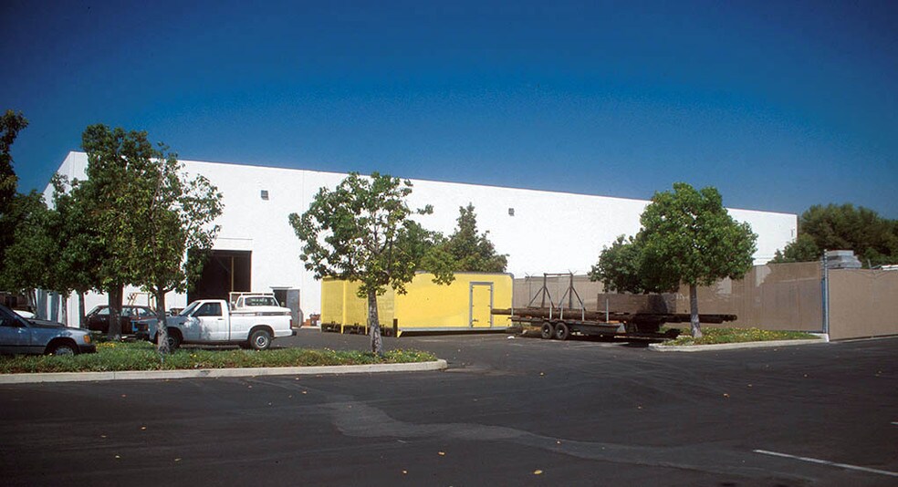 More Photos Of 4462 Corporate Center Dr, Los Alamitos Light Distribution For Lease