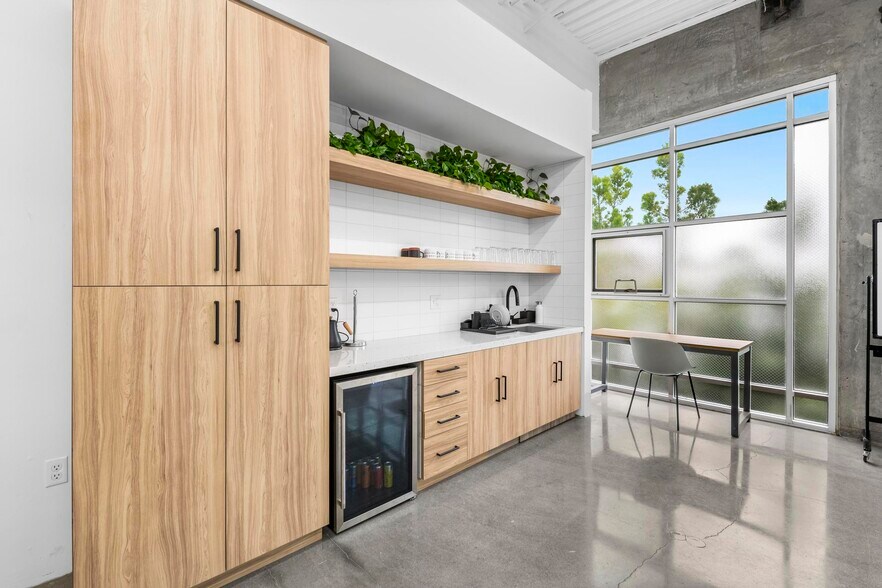 More Photos Of 1245 Factory Pl, Los Angeles Loft Creative Space For Lease