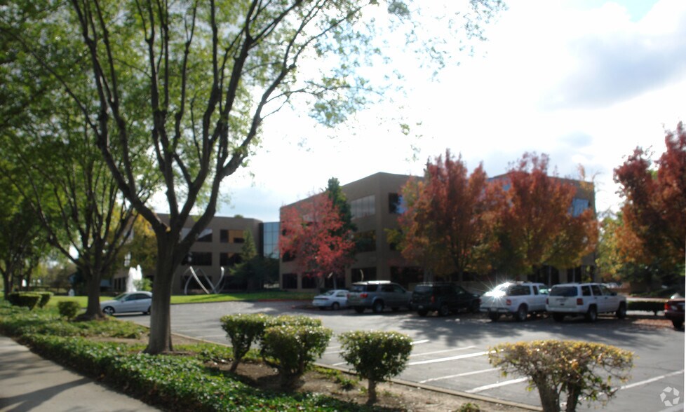 More Photos Of 2125 Oak Grove Rd, Walnut Creek Office For Lease