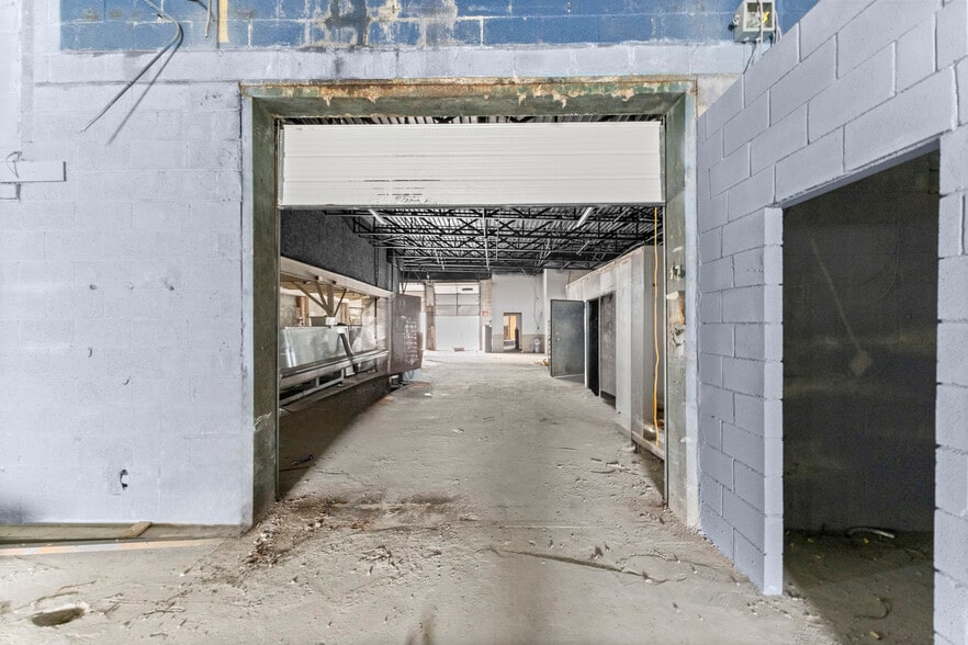 More Photos Of 15306 Rosa Parks Blvd, Detroit Warehouse For Sale