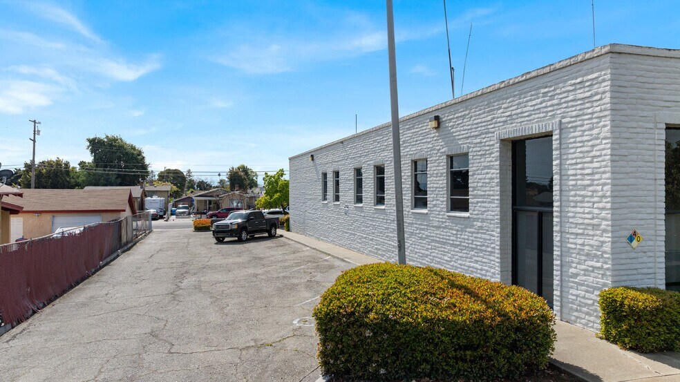 More Photos Of 33641 Mission Blvd, Union City Freestanding For Sale