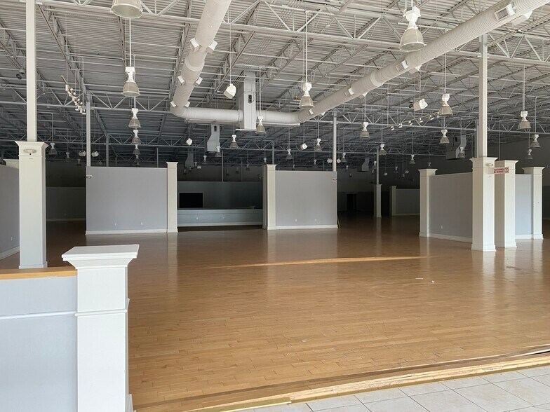 More Photos Of 3001 Stonecrest Promenade, Lithonia Freestanding For Sale