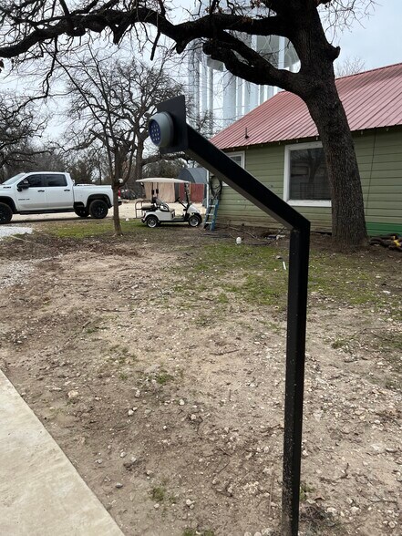 More Photos Of 1217 Perry St, Irving Office For Sale