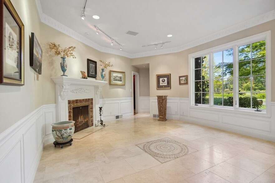 More Photos Of 1500 SE Waverly Dr, Portland Office Residential For Sale