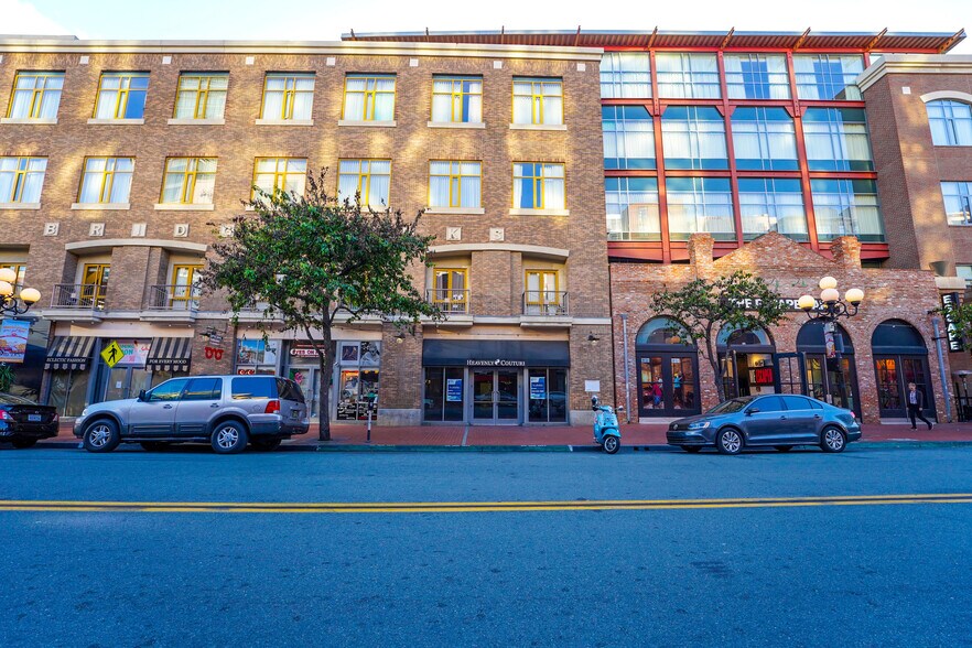 More Photos Of 210-250 5th Ave, San Diego Apartments For Lease