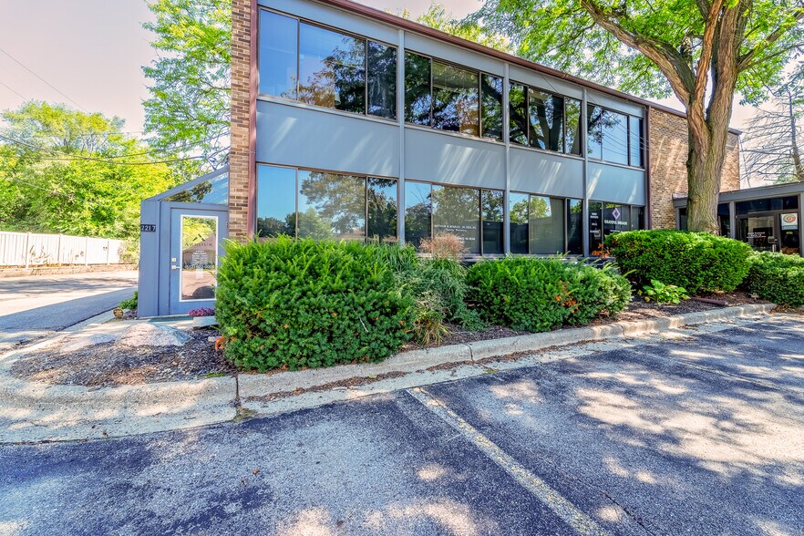 More Photos Of 2219 Packard St, Ann Arbor Office For Sale