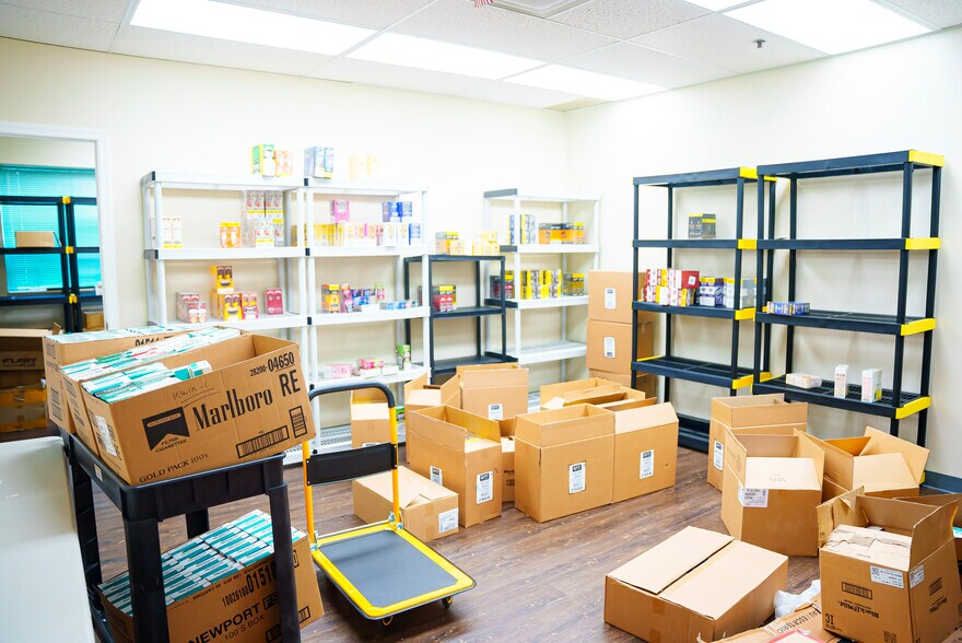 More Photos Of 1301 W Forest Grove Rd, Vineland Flex For Lease