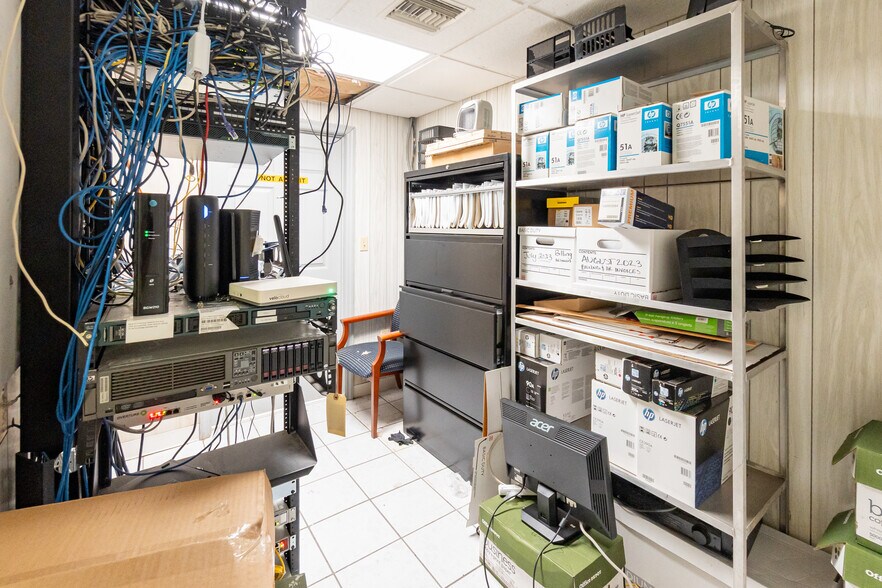 More Photos Of 204 5th St, Orlando Industrial For Sale