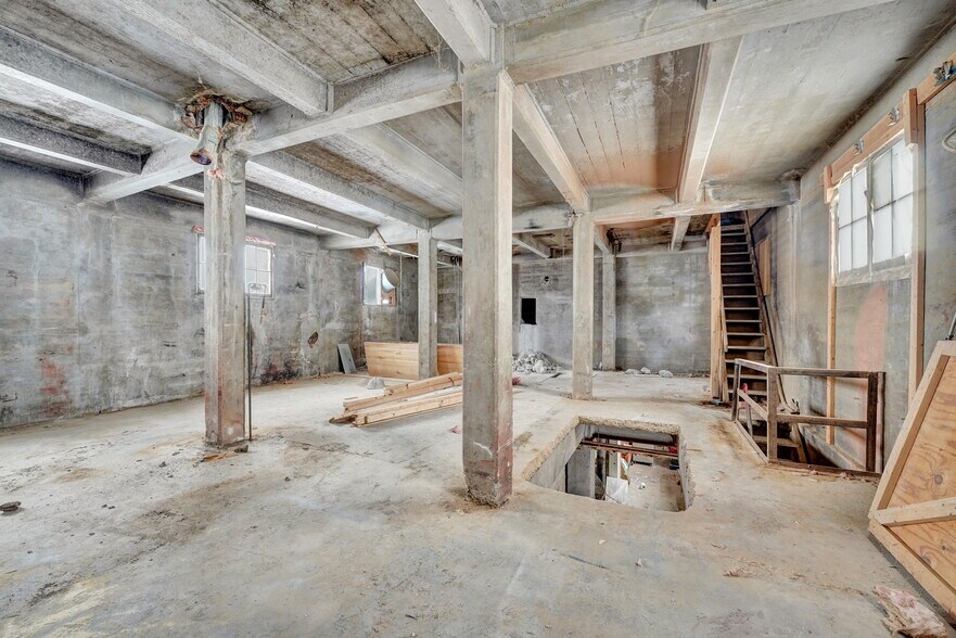 More Photos Of 47 Elm St, East Aurora Service For Sale