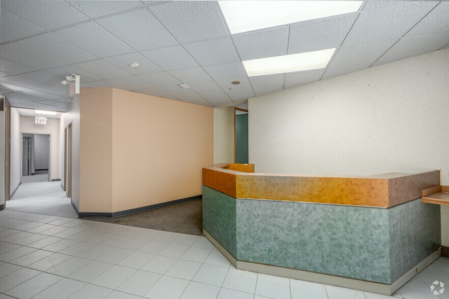 More Photos Of 5920 1A St SW, Calgary Medical For Lease