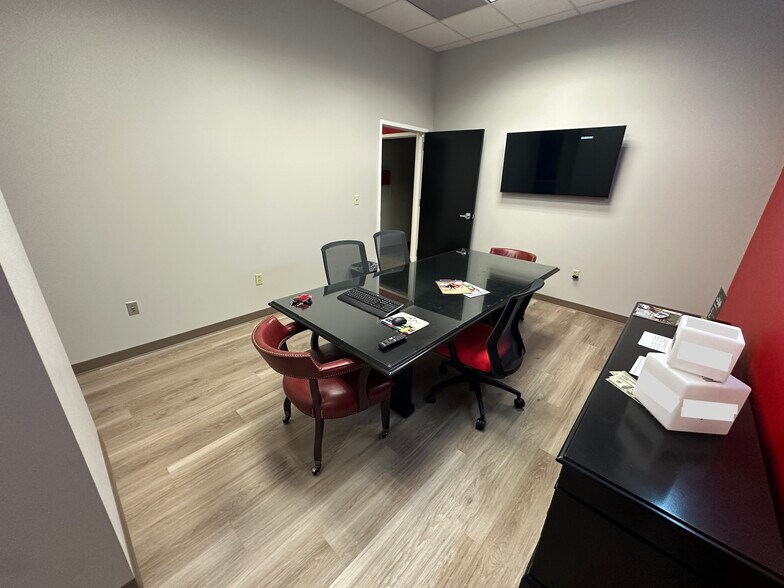 More Photos Of 2151 Airline Dr, Bossier City Unknown For Lease