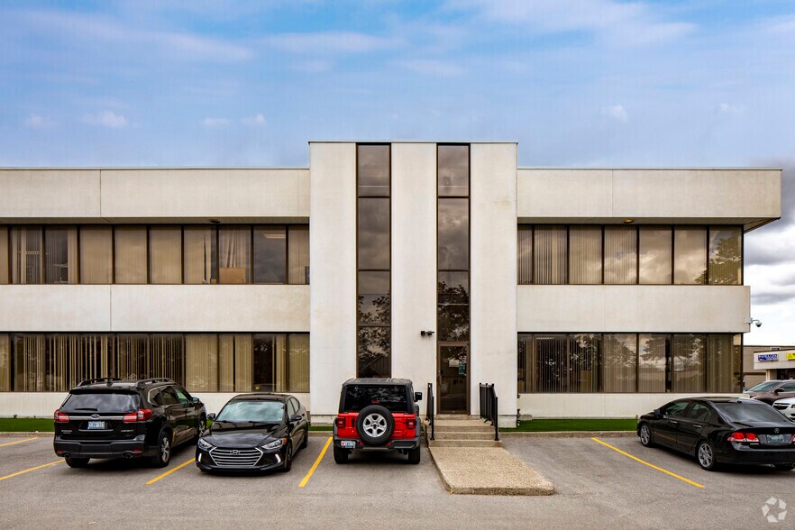 More Photos Of 7420 Airport Rd, Mississauga Coworking Space