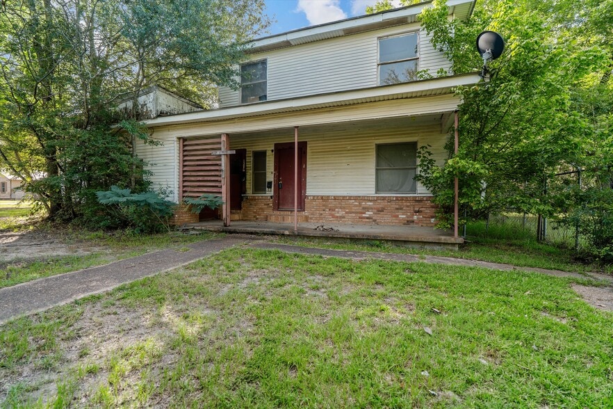 More Photos Of 1403 Crockett St, Lufkin Office Residential For Sale