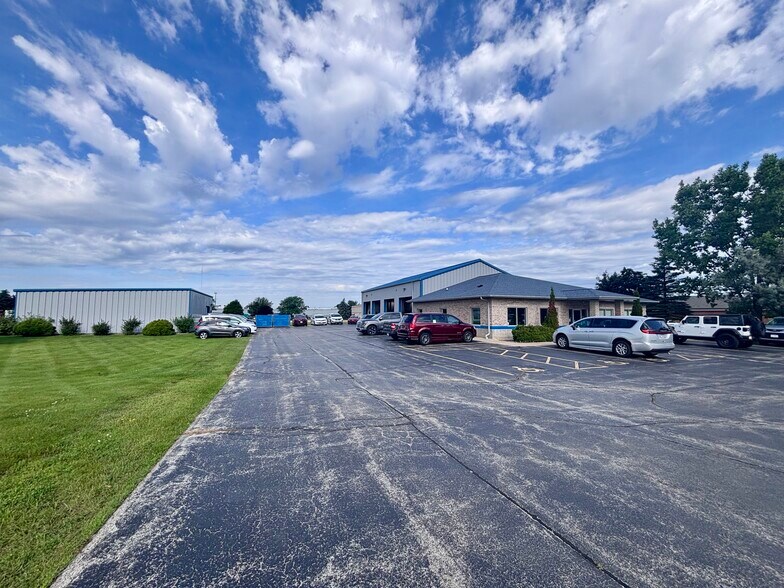 Primary Photo Of 844 Ontario Rd, Green Bay Showroom For Sale