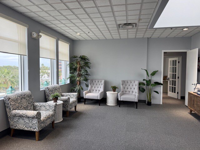 More Photos Of 1970 Main St, Sarasota Office For Lease