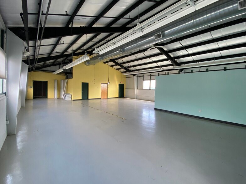 More Photos Of 345 Wilson Ave, Norwalk Warehouse For Lease