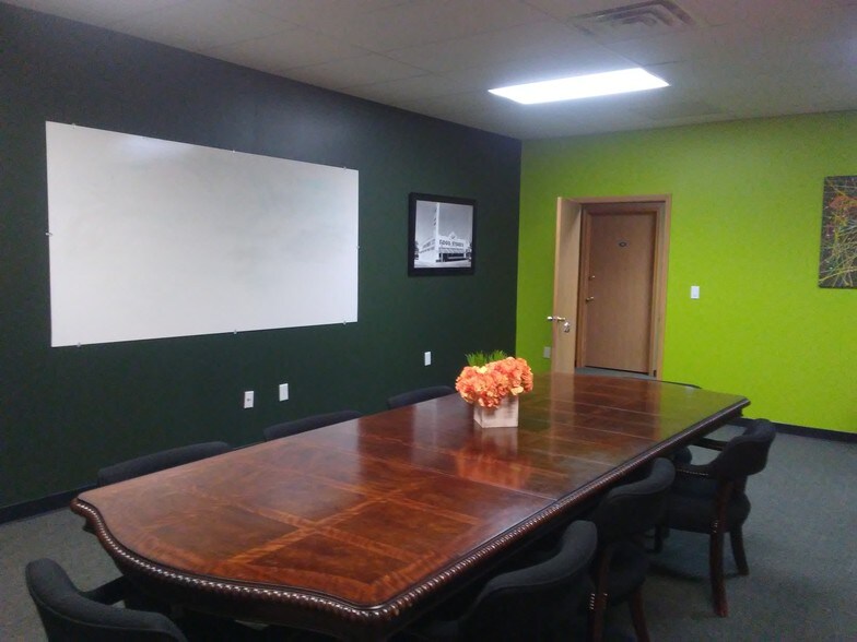 More Photos Of 55 S State Ave, Indianapolis Flex For Sale