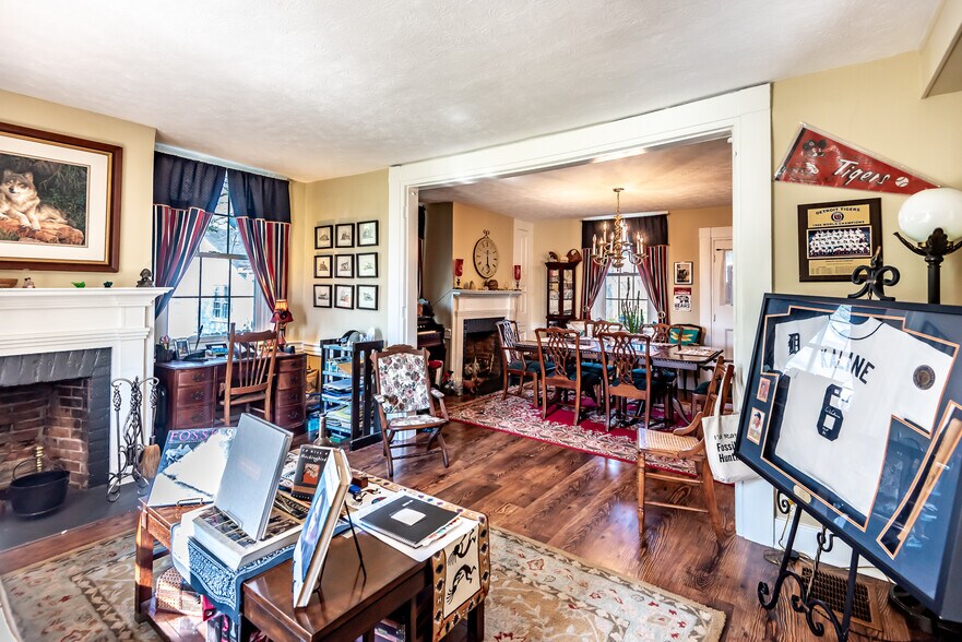 More Photos Of 129 N Main St, Waynesville Specialty For Sale