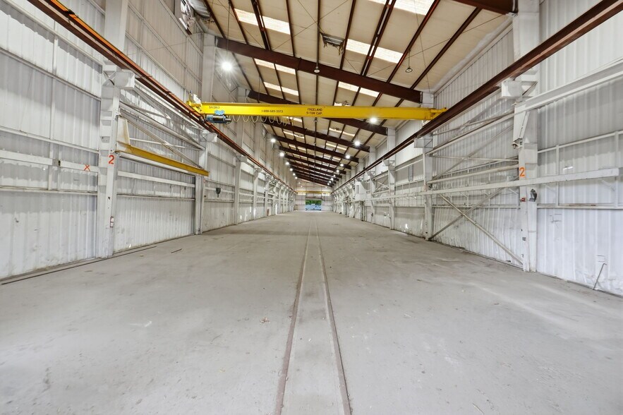 More Photos Of 521 Digiulian Blvd, Glen Burnie Warehouse For Lease