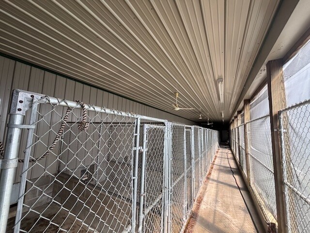 More Photos Of 5330 1250 S, Haubstadt Veterinarian Kennel For Sale