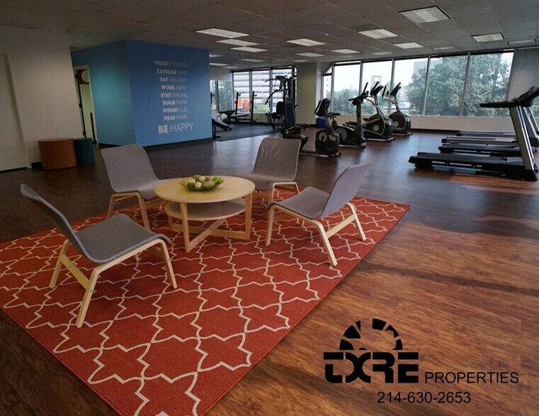 More Photos Of 1111 W Mockingbird Ln, Dallas Office For Lease