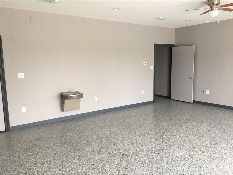 More Photos Of 1808 Sharm Dr, Pharr Distribution For Lease