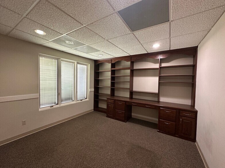 More Photos Of 200 Professional Park Dr SE, Blacksburg Medical For Sale