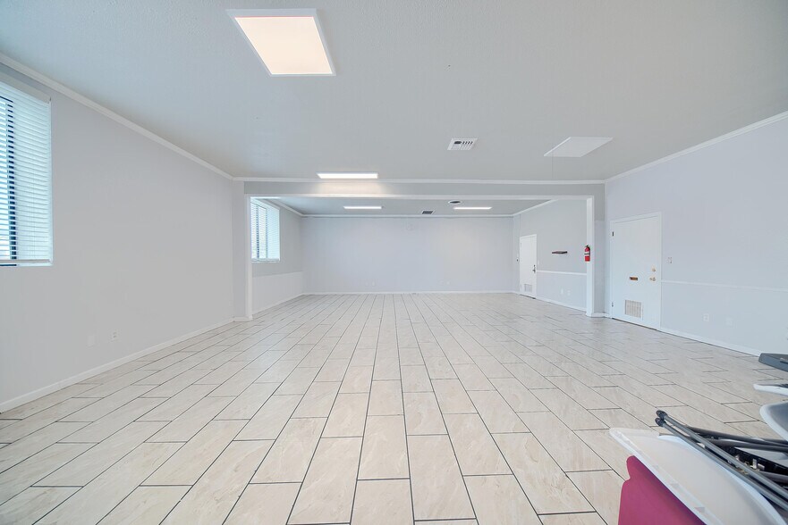 More Photos Of 33 E Magnolia St, Stockton Office For Lease