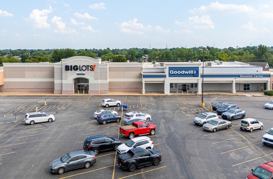 More Photos Of 28 E 15th St, Edmond Storefront For Sale