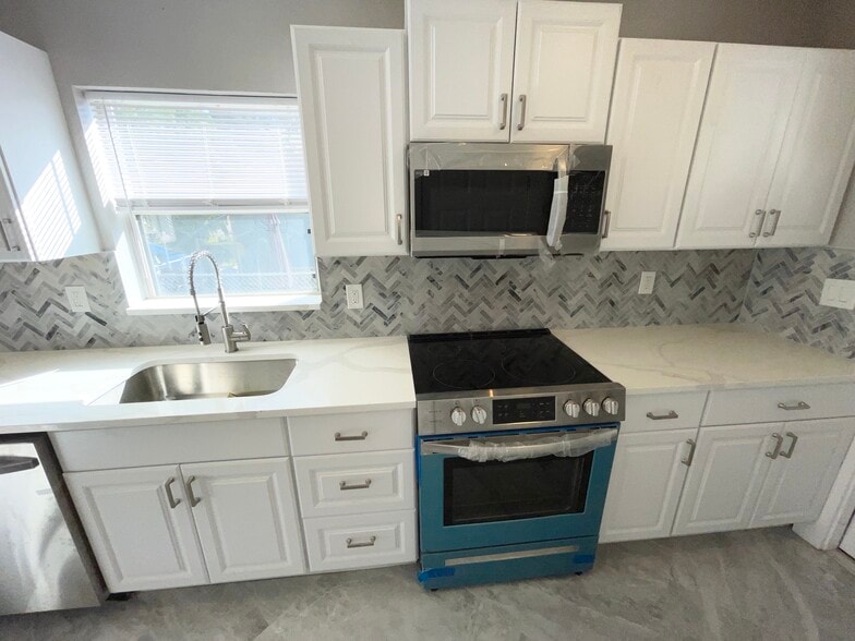 More Photos Of , Saint Petersburg Multifamily For Sale