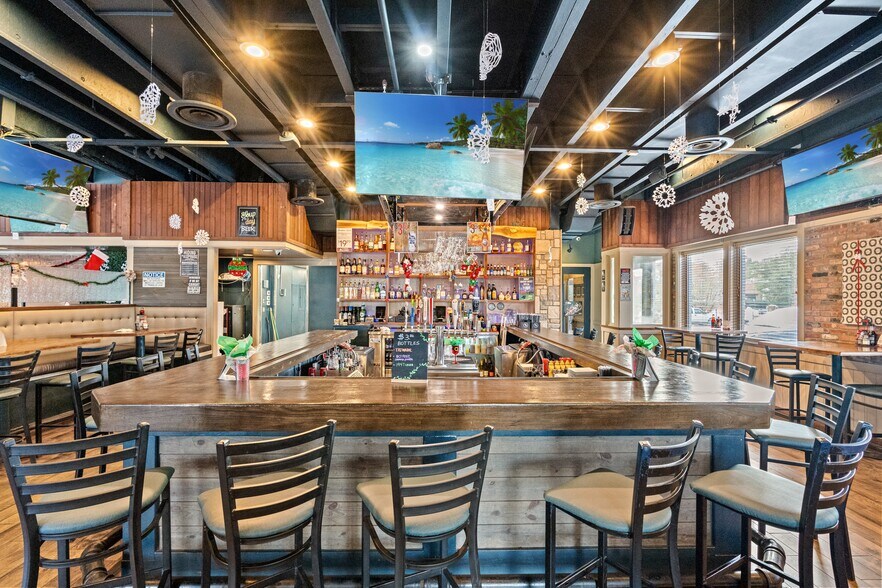 More Photos Of 8733/8739 Hwy 17 Bypass N Byp, Myrtle Beach Office For Sale