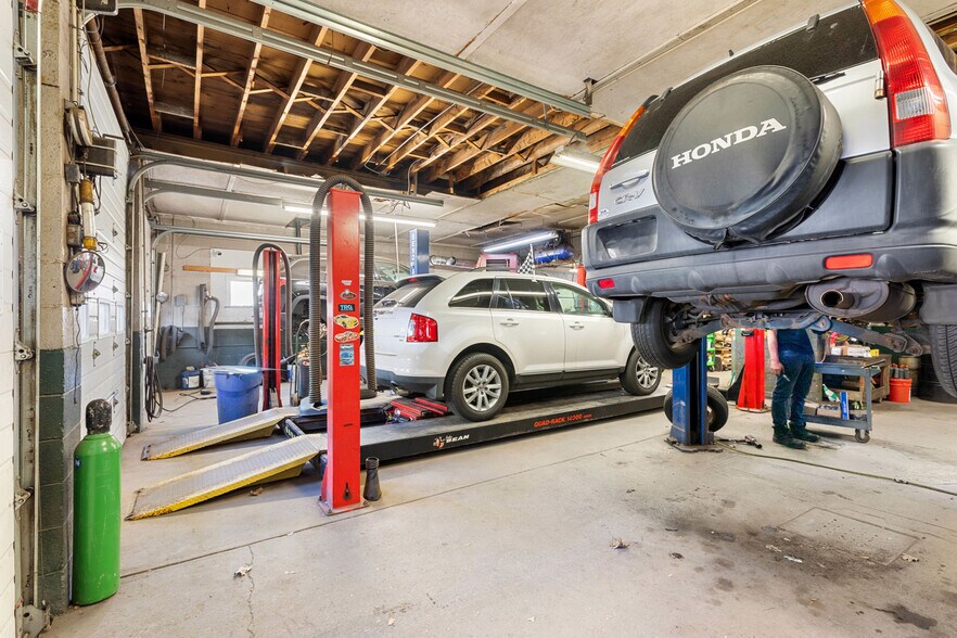 More Photos Of 990 S Main St, Athol Auto Dealership For Sale