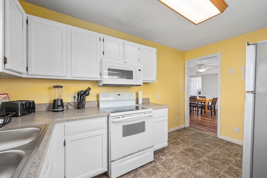 More Photos Of 510 S Ocean Blvd, Surfside Beach Multifamily For Sale