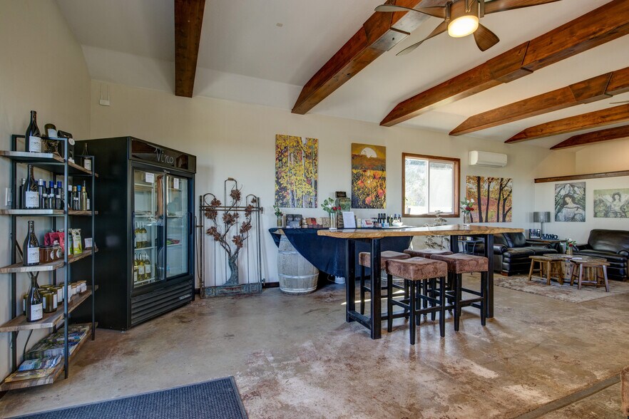 More Photos Of 7449 Fairplay Rd, Somerset Specialty For Sale