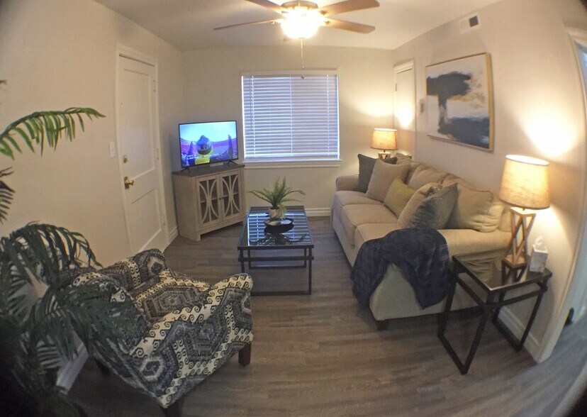 More Photos Of 1712 NW 17th St, Oklahoma City Apartments For Sale