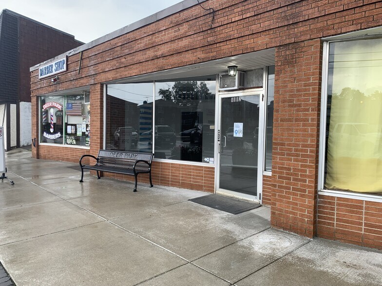 More Photos Of 8000-8004 Blue Ash Rd, Cincinnati Storefront For Sale