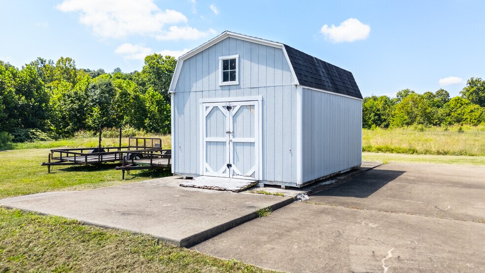 More Photos Of 1025 Gihon Rd, Parkersburg Auto Repair For Sale