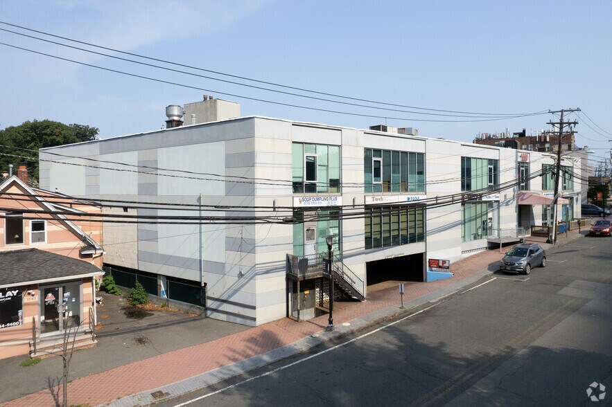 More Photos Of 1550 Lemoine Ave, Fort Lee Medical For Lease