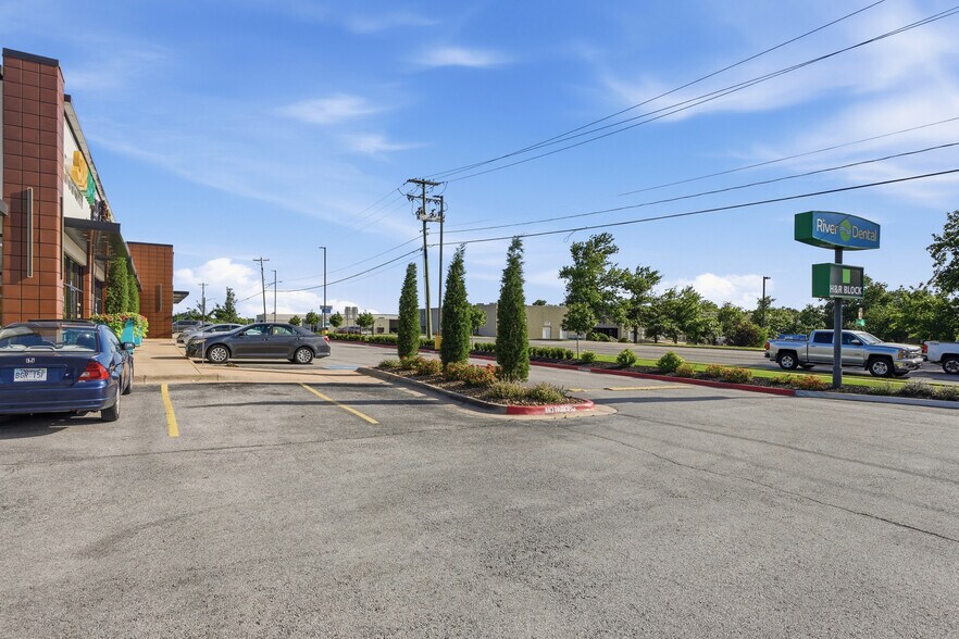 More Photos Of 2111 S Old Missouri Rd, Springdale Unknown For Lease