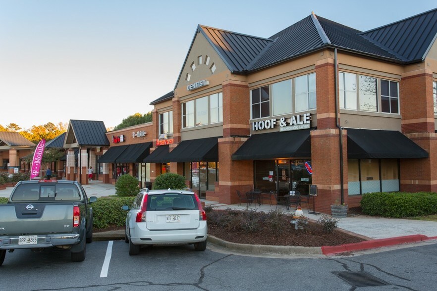 2100 Roswell Rd, Marietta, GA 30062 For Lease