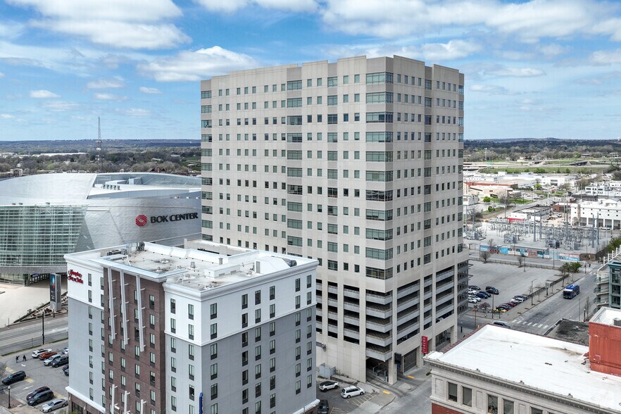 More Photos Of 202 S Cheyenne Ave, Tulsa Office For Lease