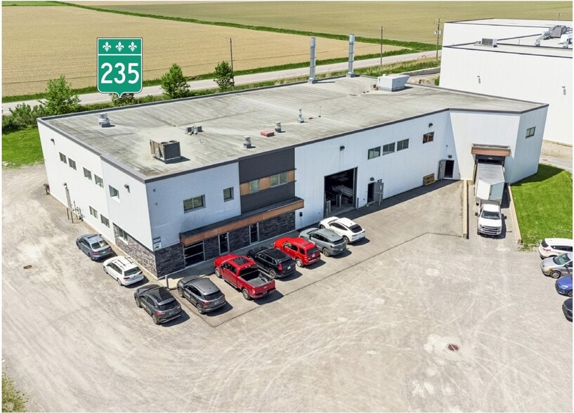 More Photos Of 8600 Av Émilien-Letarte, Saint-Hyacinthe Warehouse For Sale