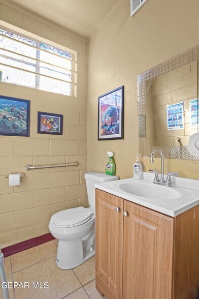 More Photos Of 3984 Doniphan Dr, El Paso General Retail For Sale