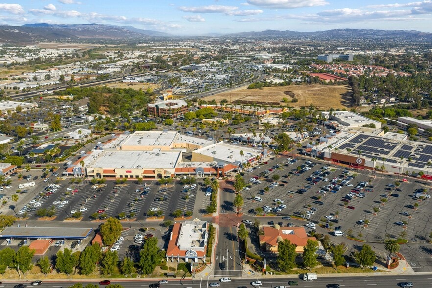 More Photos Of 27520 Ynez Rd, Temecula General Retail For Sale
