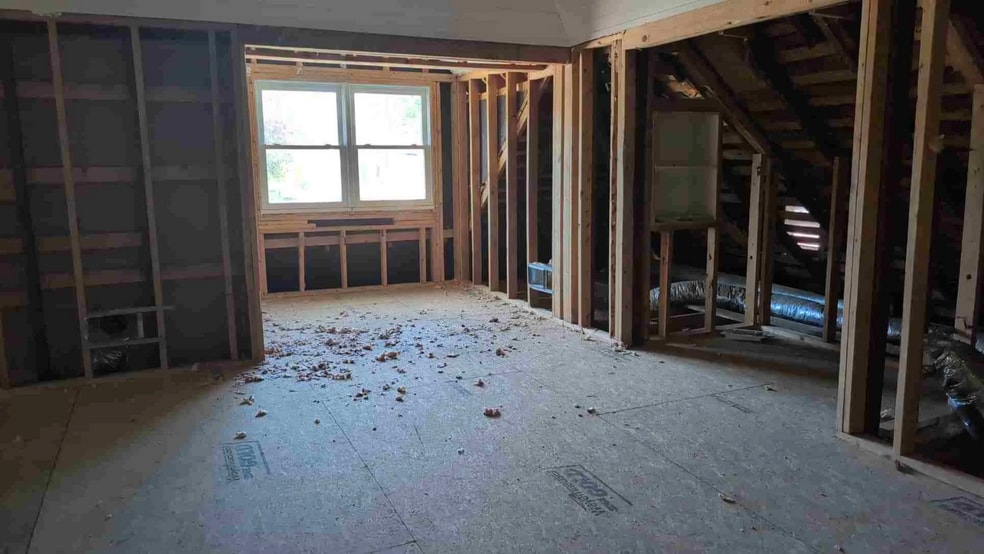 More Photos Of 31 N Main St, Alpharetta Office Residential For Sale