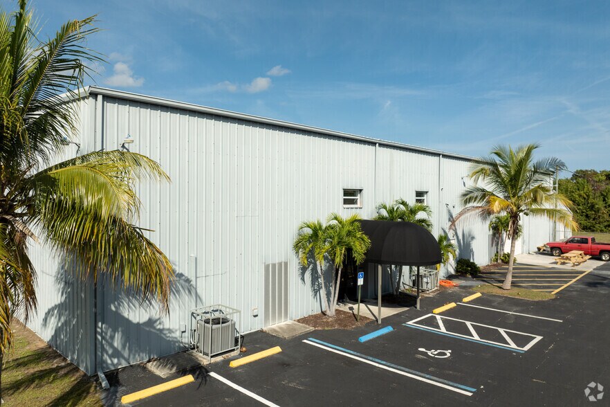 Primary Photo Of 1673 S South Niemeyer Cir, Port Saint Lucie Warehouse For Sale