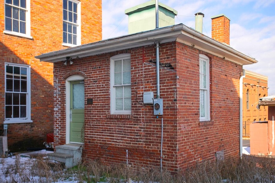 More Photos Of 706 N Main St, Columbia Office Residential For Sale