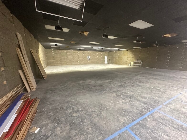 More Photos Of 1720 S McCall Rd, Englewood Unknown For Lease